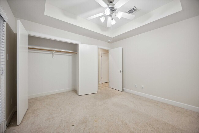 Building Photo - 11605 Main Birch Dr
