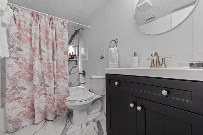 Building Photo - 101 NE 4th St