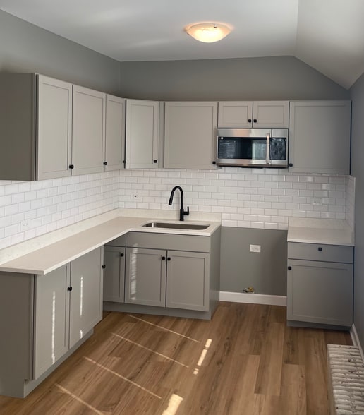 Brand new kitchen - 9243 S Manistee Ave