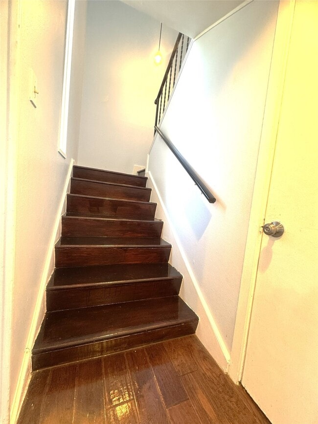 Building Photo - 6315 Deerwood Rd