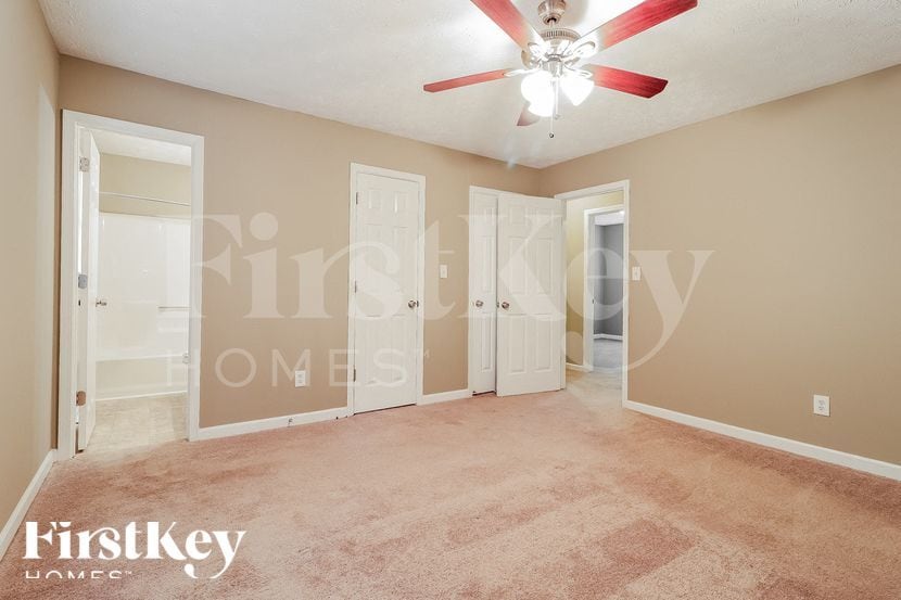 Building Photo - 276 Hollyberry Dr