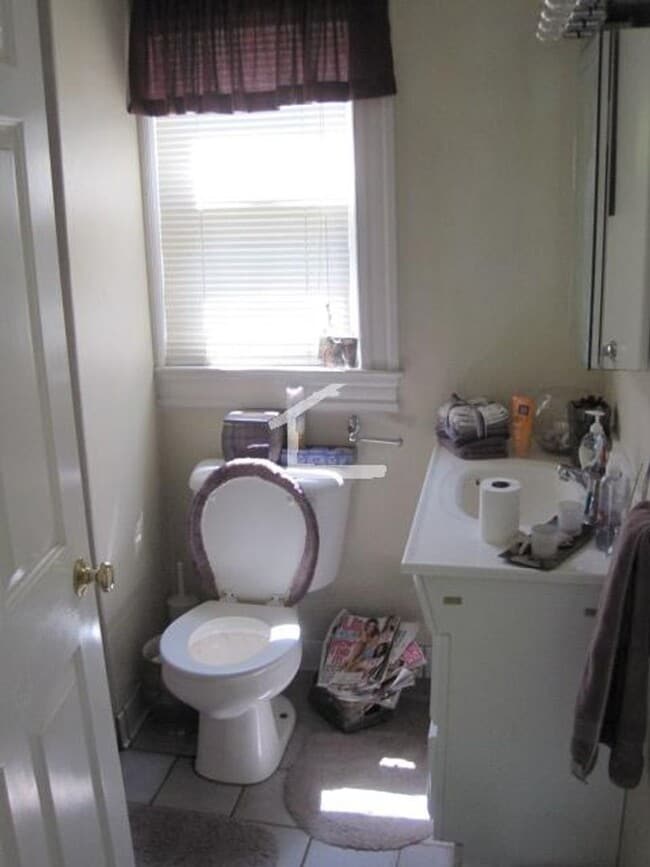 Building Photo - Spacious 4 bed 2 bath in Brighton.....