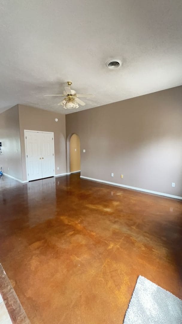 Building Photo - Beautiful 3 Bedroom Home 87402