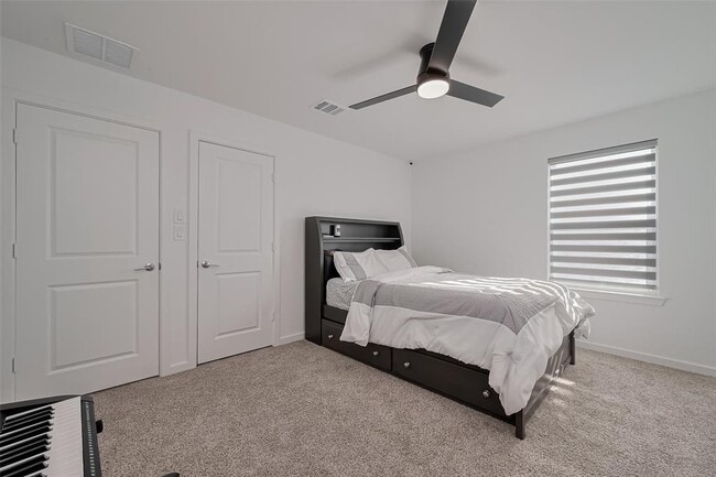Building Photo - 21611 Shadowbrook Birch Dr