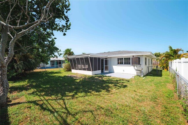 Building Photo - 2491 Coronado Way
