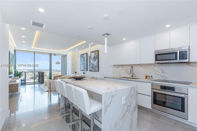 Building Photo - 88 SW 7th St