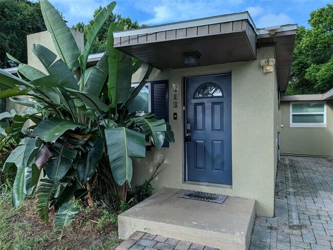 Building Photo - 313 Granada Dr