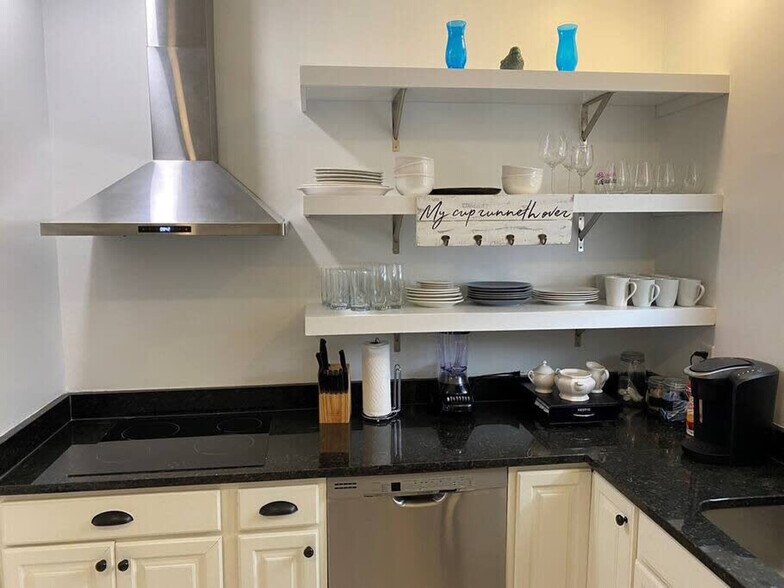 Building Photo - 1133 Reverend John Raphael Jr Way