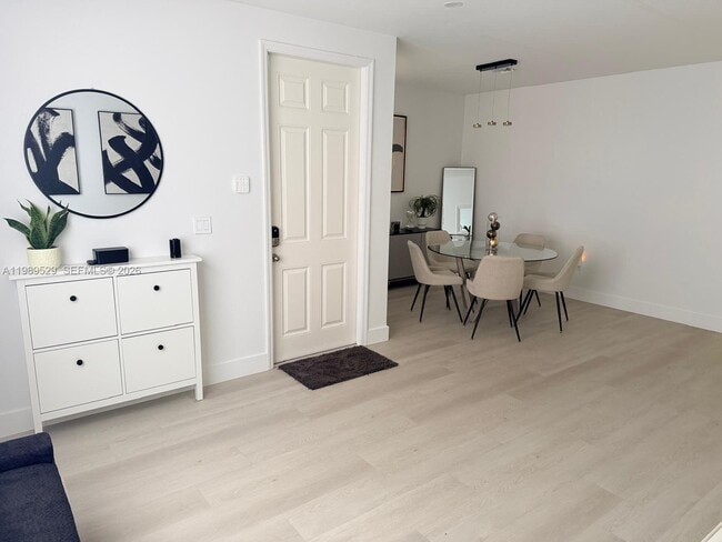 Building Photo - 1022 NE 42nd Terrace