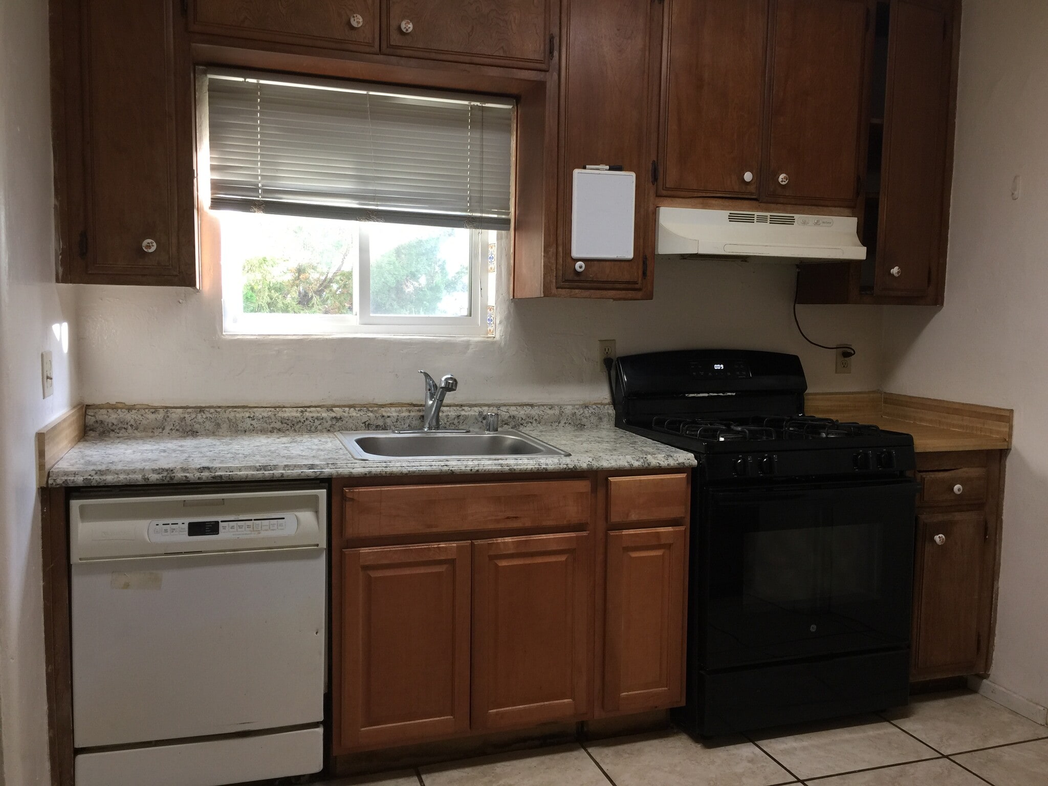 kitchen - 33141 Case St