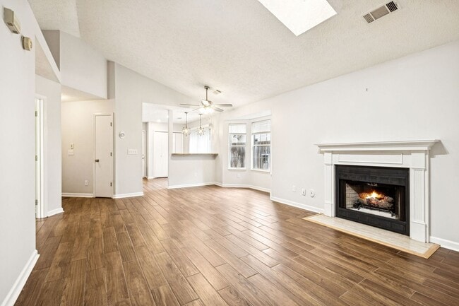 Building Photo - Welcome to this beautifully remodeled sing...