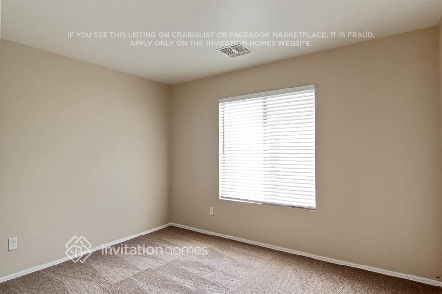 Building Photo - 10820 E Arcadia Ave