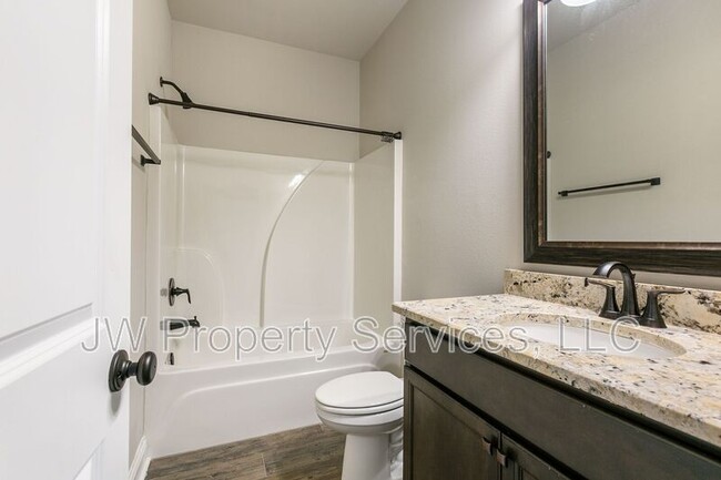 Building Photo - 612 Claiborne Trails Dr