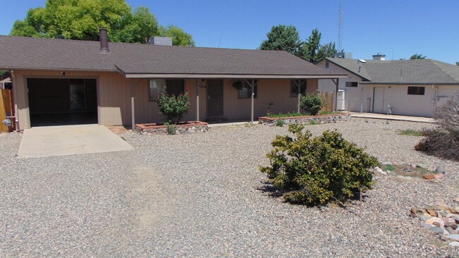 Primary Photo - 4720 N Spring Dr
