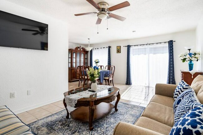 Living room view - 4017 Audubon Dr