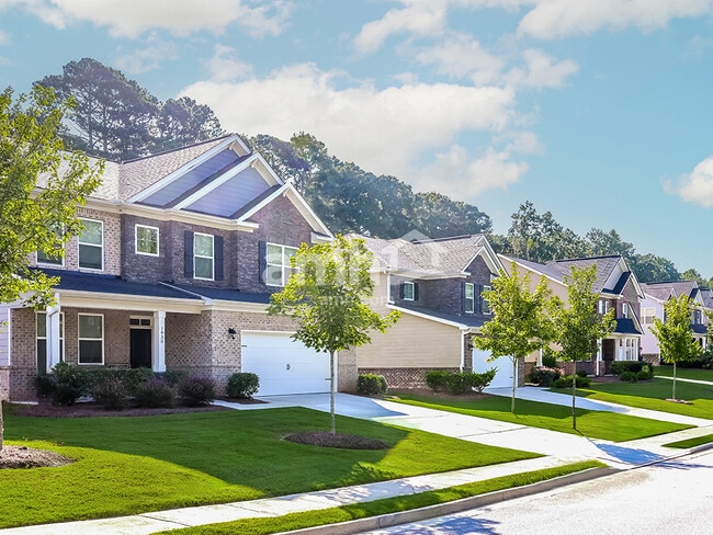 Building Photo - 1920 Brook Enclave Trail