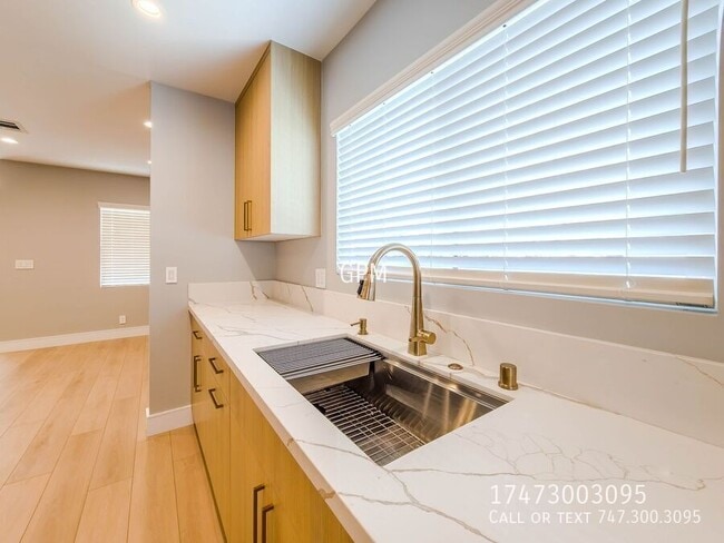 Building Photo - 6454 Gentry Ave