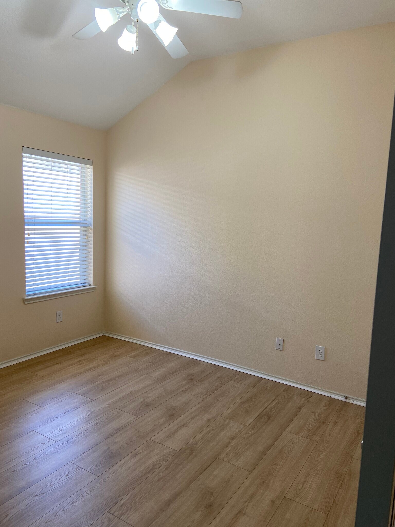 Building Photo - 112 Cherrytree Trl