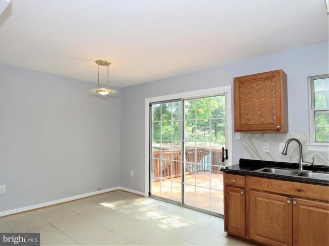 Building Photo - 7526 Mattingly Ln