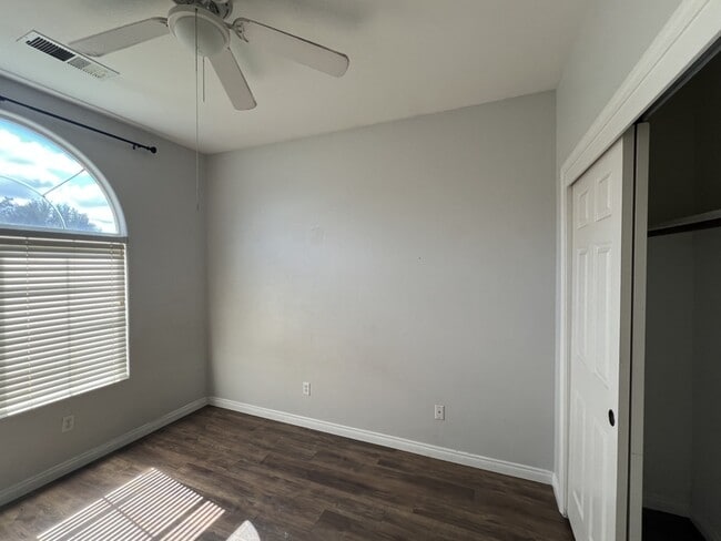 Building Photo - 1003 Duxbury Ct