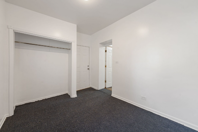 Building Photo - 4910 W Van Buren St