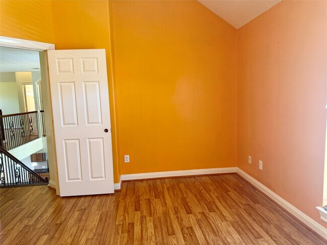 Building Photo - 6839 Emerson Ln