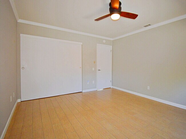 Building Photo - Cozy 3 bed 2 bath Cathedral City home