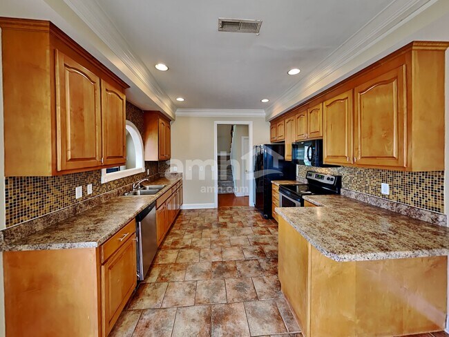 Building Photo - 3520 Wilbur St