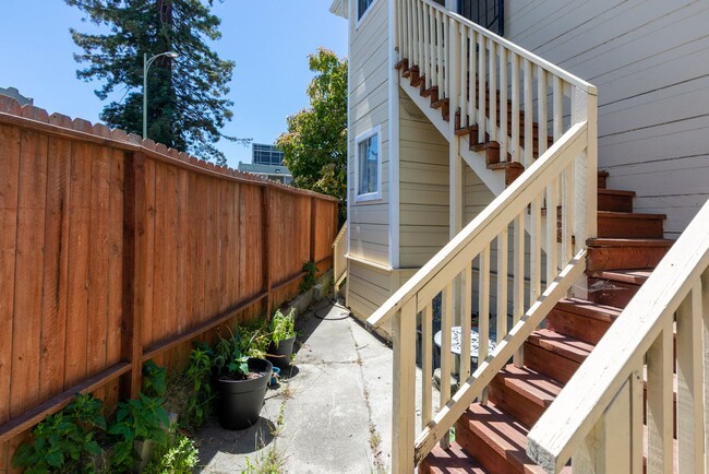 Building Photo - 1446 1st Ave