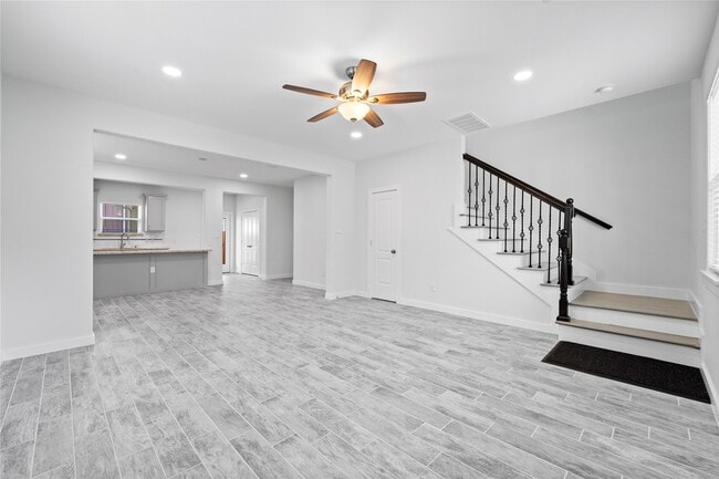 Building Photo - 913 Turner Dr