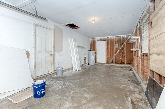 Building Photo - 3 Bedroom home in Gautier