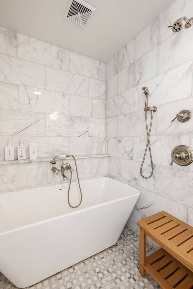 Building Photo - 1326 Broadway-SI ID1324946P