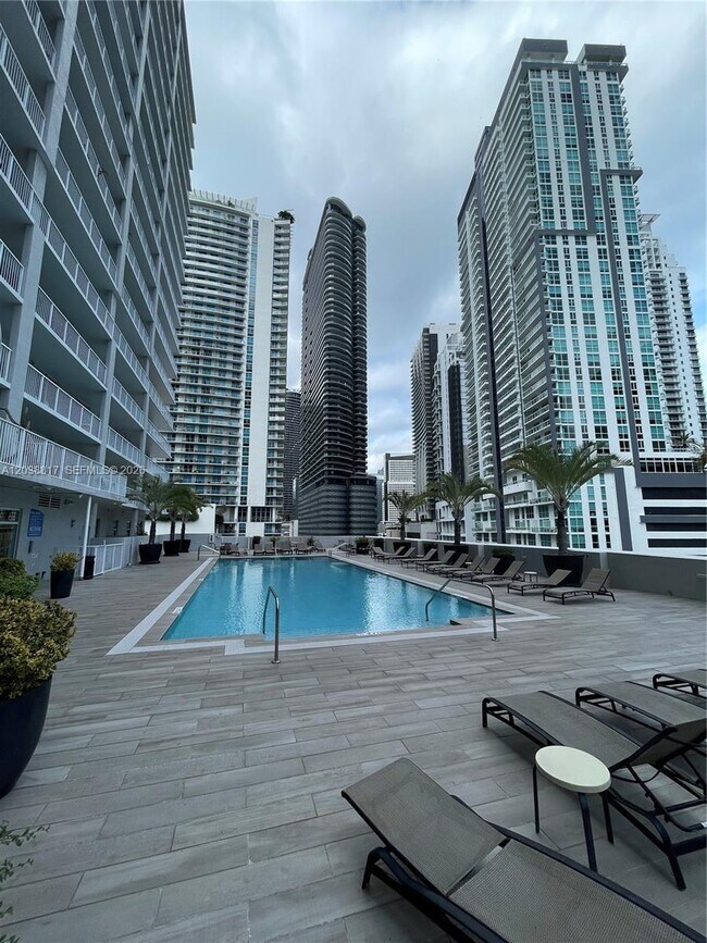 Building Photo - 1250 S Miami Ave
