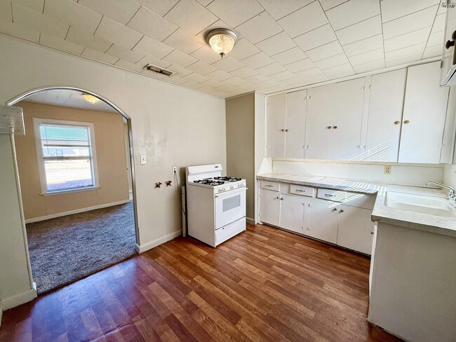 Building Photo - 3013 Lavell Ave