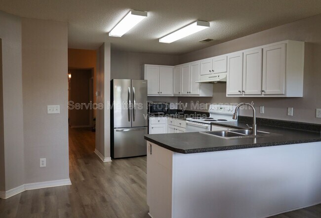 Building Photo - 5079 Cocoa Dr