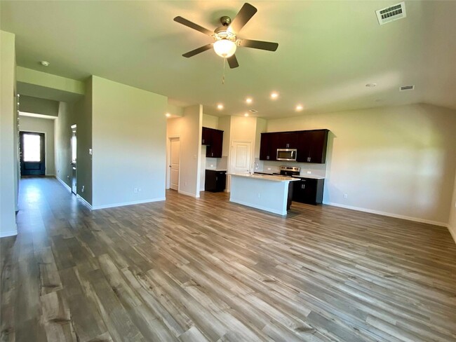 Building Photo - 1800 Canyon Ln