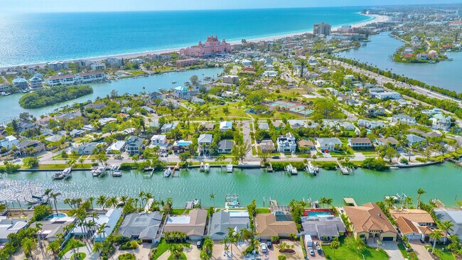 Building Photo - 2910 Alton Dr