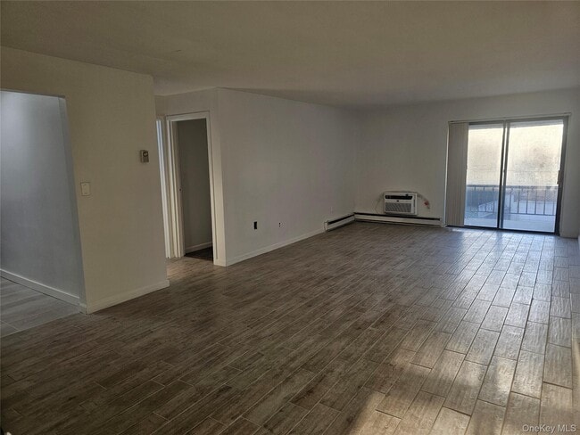 Building Photo - 530 Hudson Ave