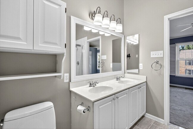 Building Photo - Charming Limestone Hills West Townhome - C...