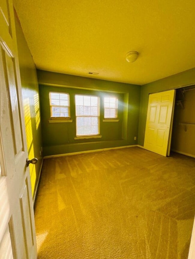 Building Photo - 4BR 2.5BA w/ Fenced Yard • Loft in Raleigh