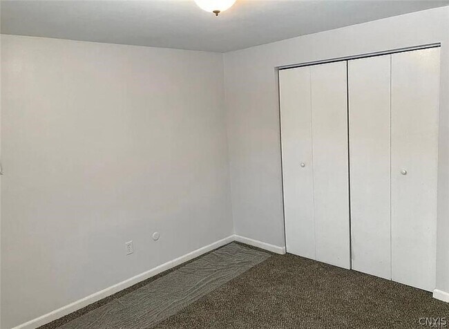 Building Photo - 343 Village Blvd N