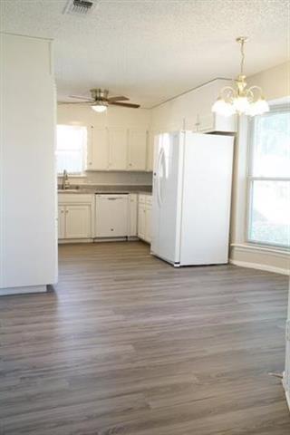 Building Photo - 6537 Meadowview Ln