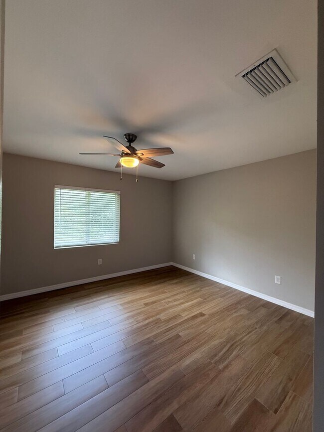 Building Photo - Duplex Unit For Rent In Port Charlotte