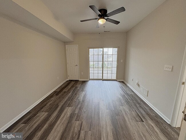Building Photo - 525 Highland Ests