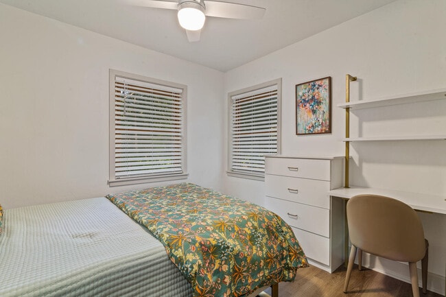 Building Photo - 304 NW 24th St