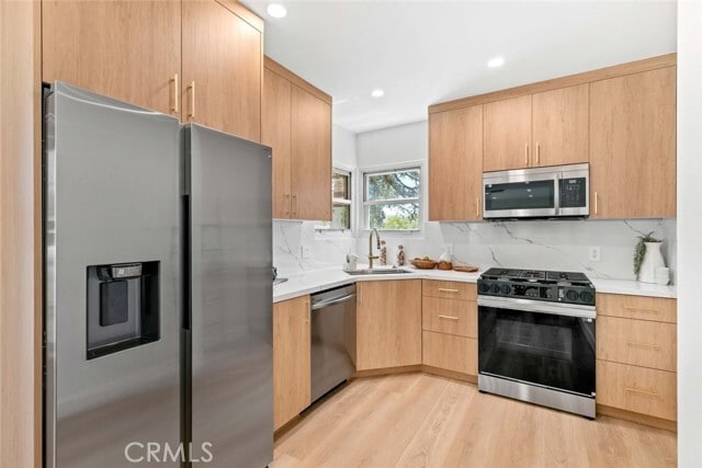 Building Photo - 2105 N Pass Ave