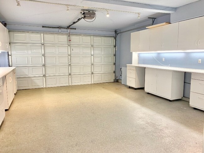 Building Photo - 1642 Harper Ave