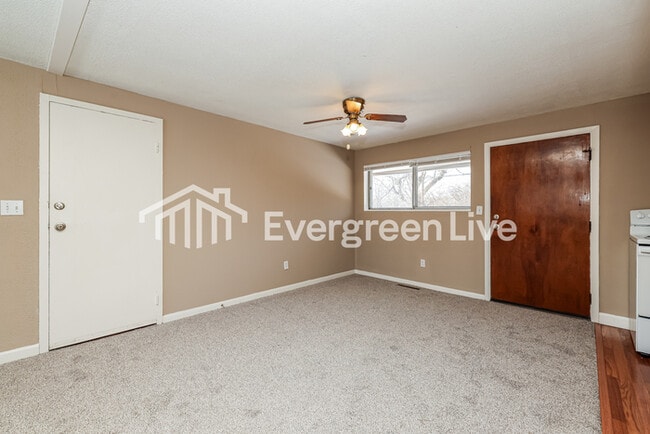 Building Photo - 4795 Rolling St