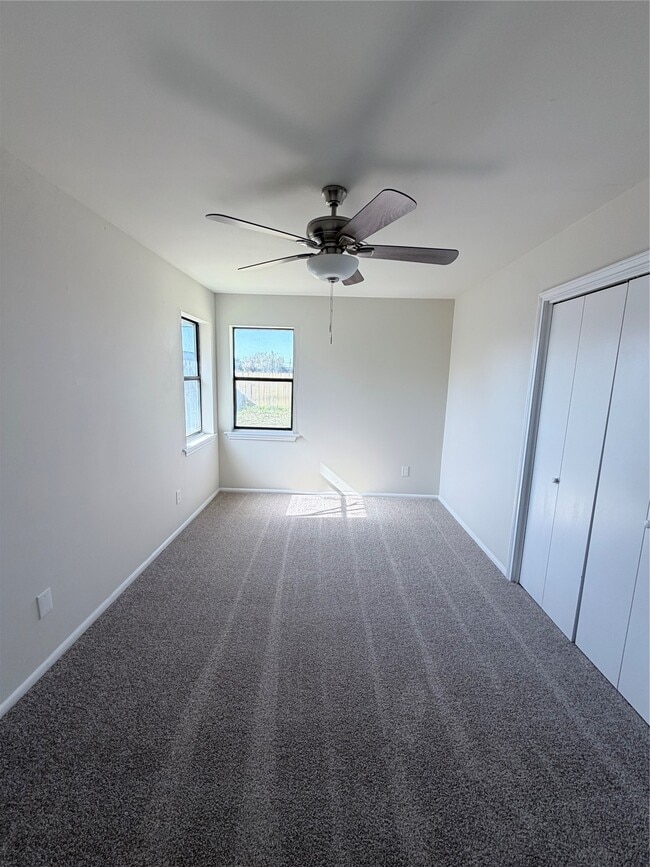 Building Photo - 3616 Willowick Dr