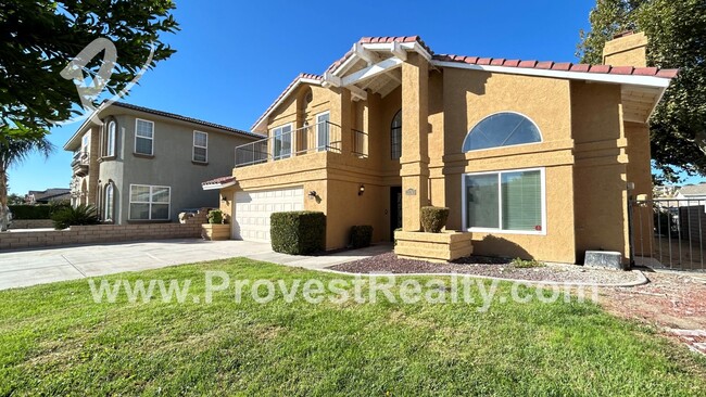 Building Photo - 4 Bed 3 Bath Spring Valley Lake Home On Th...